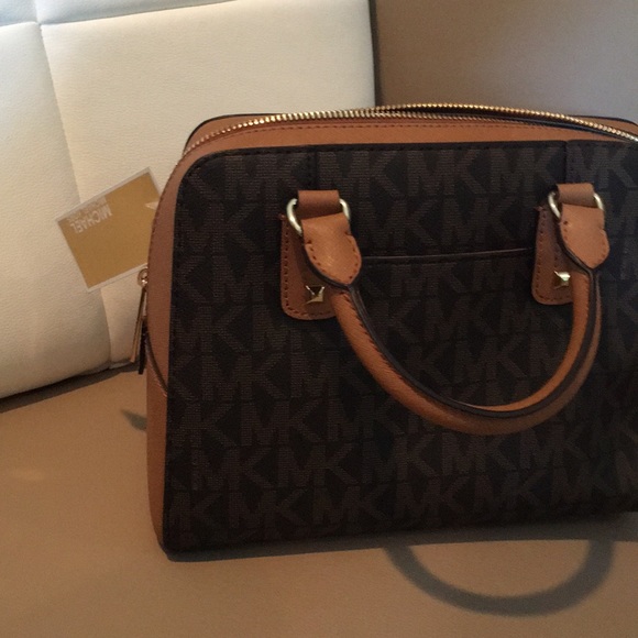 Michael Kors Handbag - Picture 6 of 8